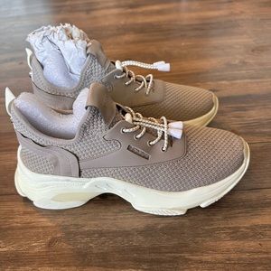 Steve Madden Sneaker in Taupe, Size 9.5, Brand New Never Worn Before